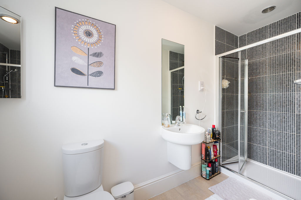 En-Suite- click for photo gallery